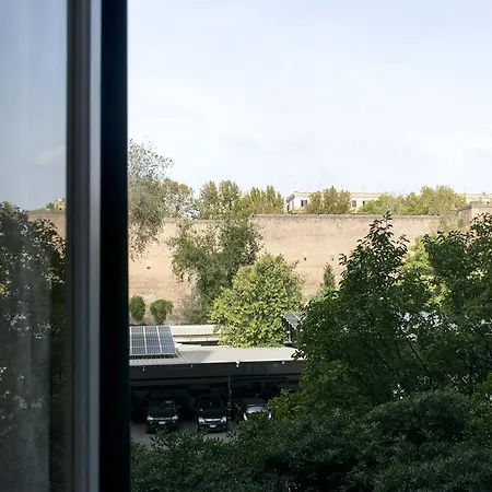 招待所 罗马迷人套房旅馆 4*