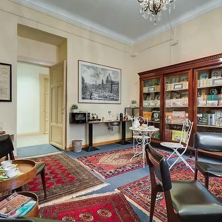 罗马迷人套房旅馆 招待所